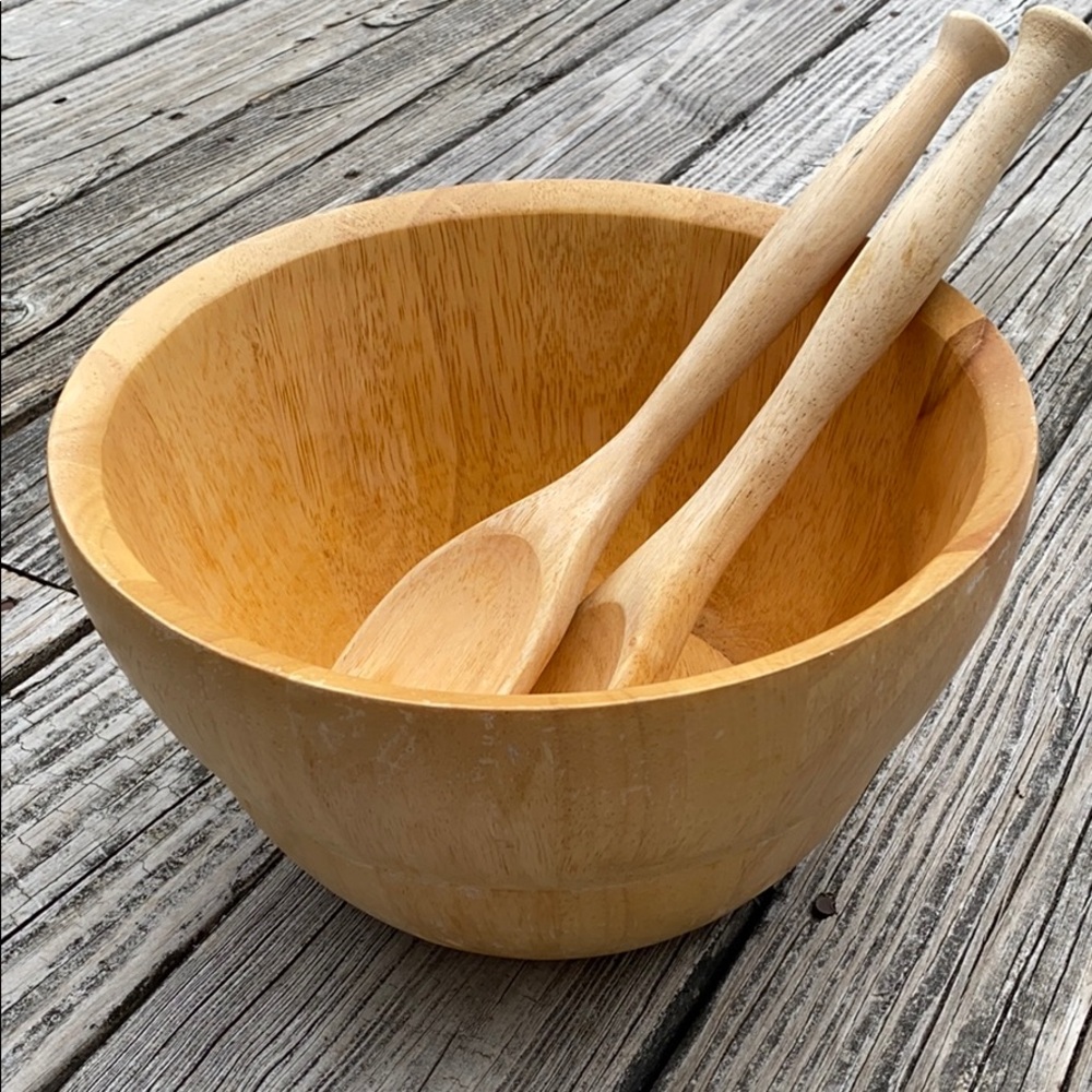 Wooden Salad Bowl with Thongs - Picture 1 of 16